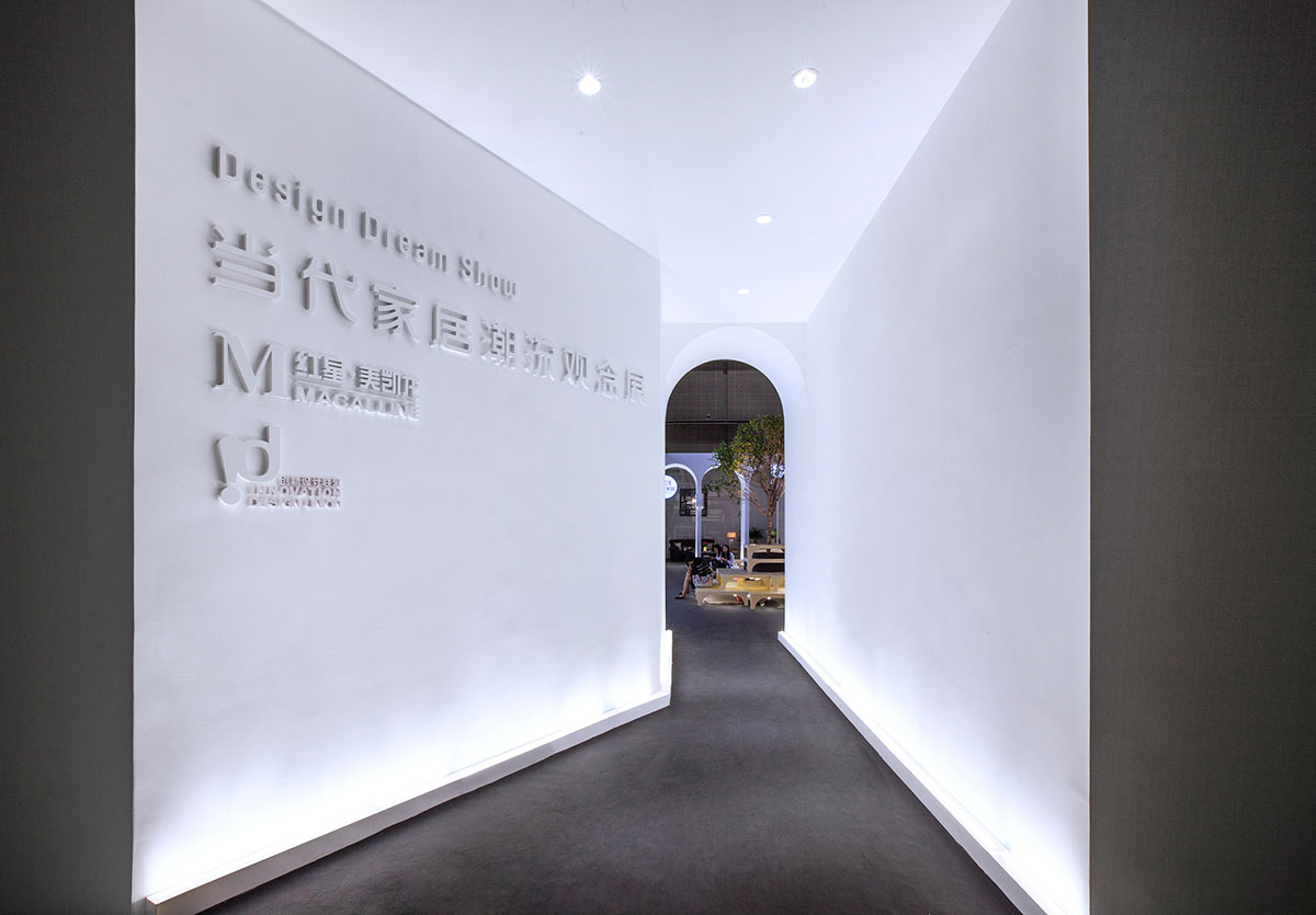 有懸崖、有森林、有山丘，還有一層層的椅子，這個(gè)展館真是新思維
