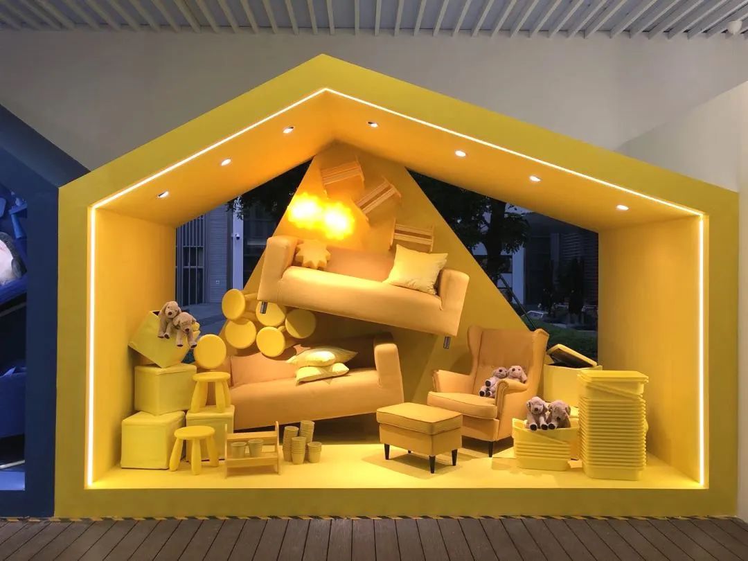 宜家快閃店展覽活動(dòng)自帶吸睛特效，藍(lán)色購物袋甚是撩人
