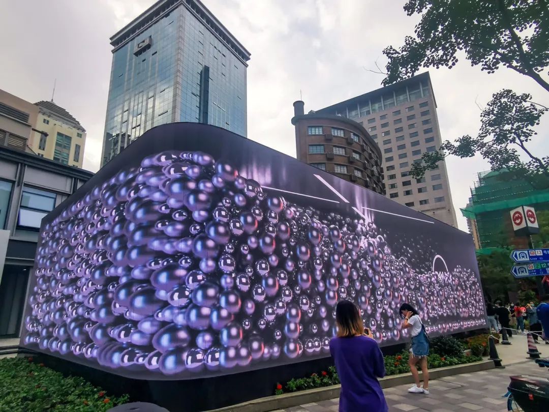 這個“紅房子”戶外數(shù)字媒體改造的展覽活動設(shè)計(jì)立體化效果杠杠