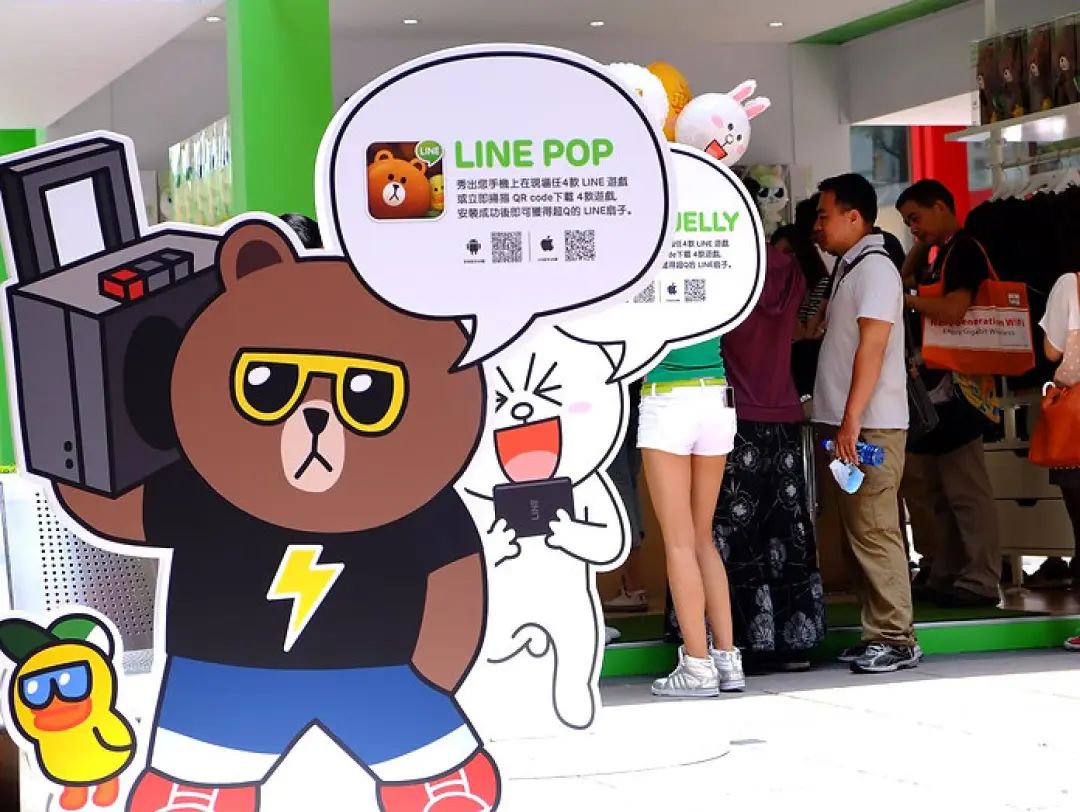 通訊軟件LINE這波圣誕營銷活動策劃創(chuàng)下了驚人的下載量 - 第25張 - 會展活動策劃CCASY.COM 通訊軟件LINE這波圣誕營銷活動策劃創(chuàng)下了驚人的下載量 - 第25張