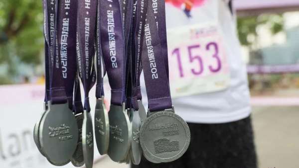 派對馬拉松彩跑活動策劃嗨翻了，現(xiàn)場熱情勝過當(dāng)天的高溫